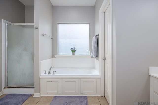 14450 Essen Terrace Dr, Gonzales, LA 70737