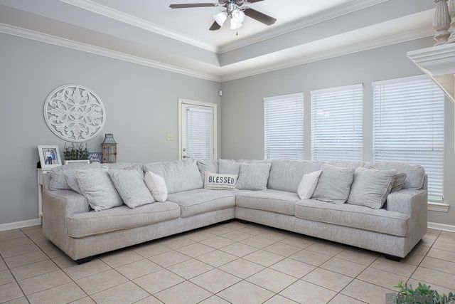 14450 Essen Terrace Dr, Gonzales, LA 70737