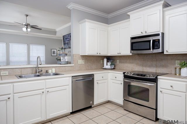 14450 Essen Terrace Dr, Gonzales, LA 70737