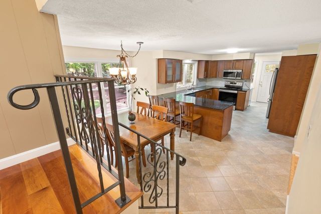 14 Fox Hollow Ln, Sharon, MA 02067