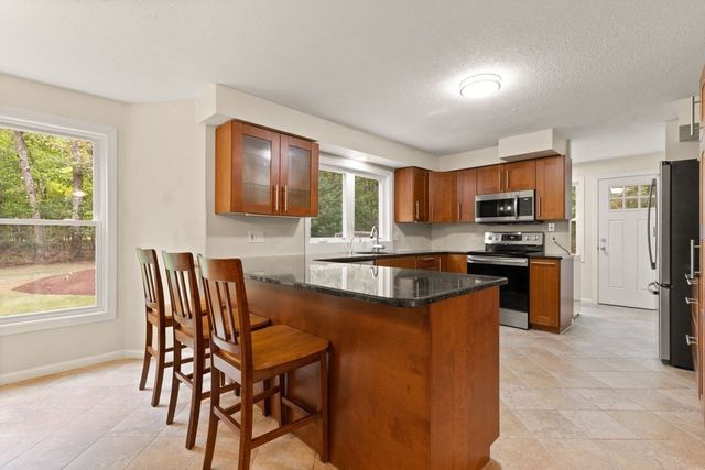 14 Fox Hollow Ln, Sharon, MA 02067