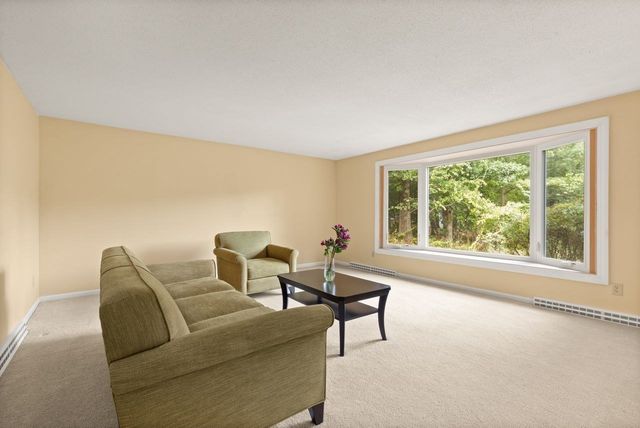 14 Fox Hollow Ln, Sharon, MA 02067