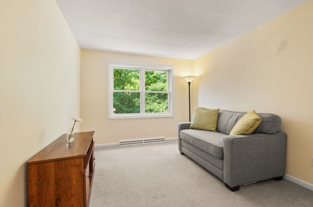 14 Fox Hollow Ln, Sharon, MA 02067