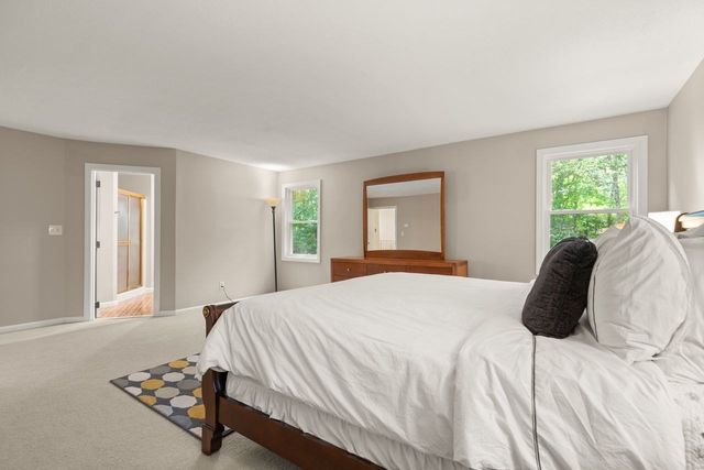 14 Fox Hollow Ln, Sharon, MA 02067
