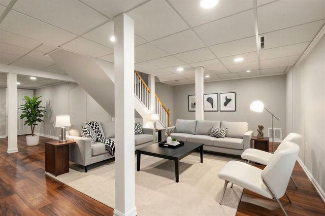 14 Fox Hollow Ln, Sharon, MA 02067