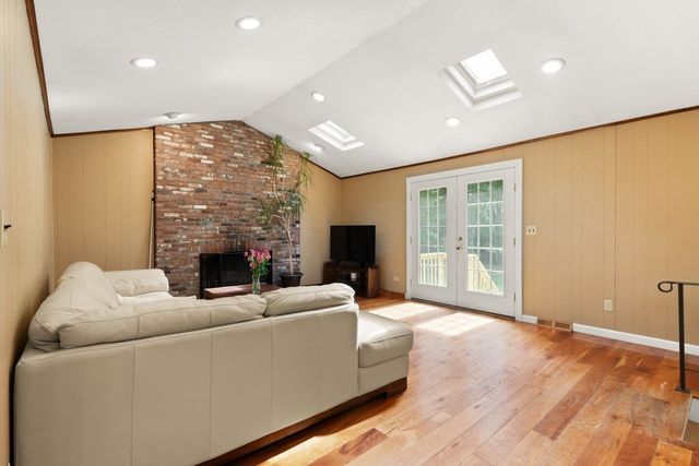 14 Fox Hollow Ln, Sharon, MA 02067