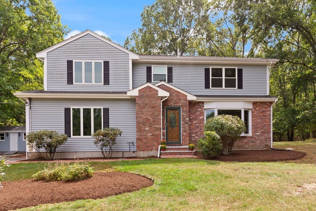 14 Fox Hollow Ln, Sharon, MA 02067