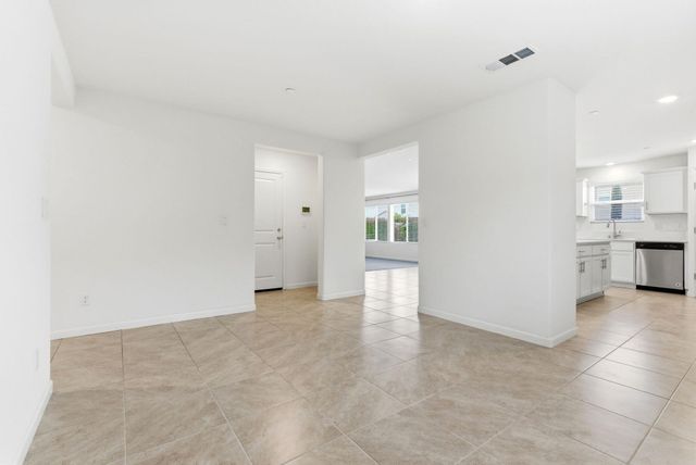 3317 N Clay Street, Visalia, CA 93291