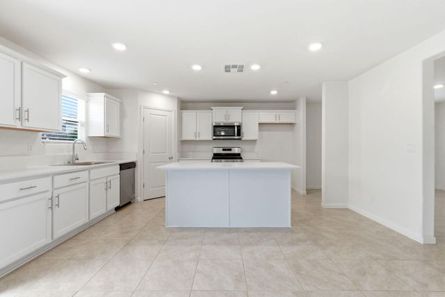 3317 N Clay Street, Visalia, CA 93291