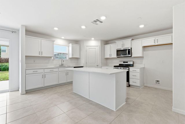 3317 N Clay Street, Visalia, CA 93291