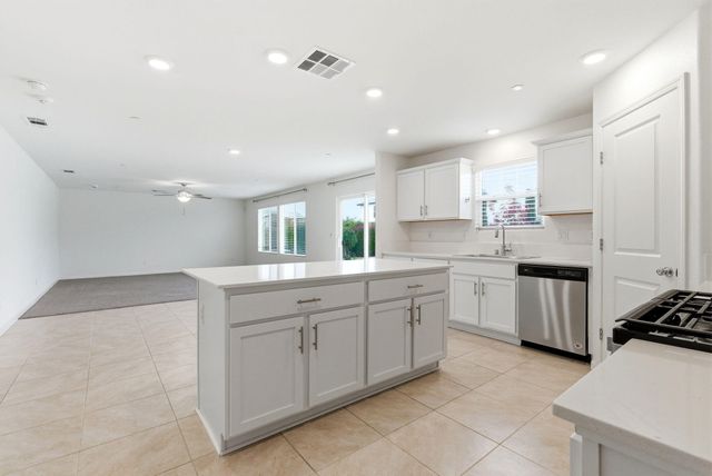 3317 N Clay Street, Visalia, CA 93291