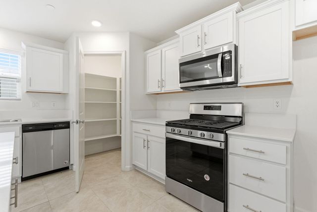 3317 N Clay Street, Visalia, CA 93291