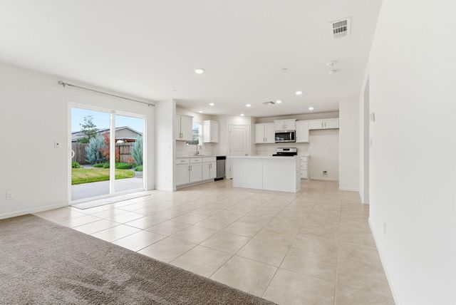 3317 N Clay Street, Visalia, CA 93291