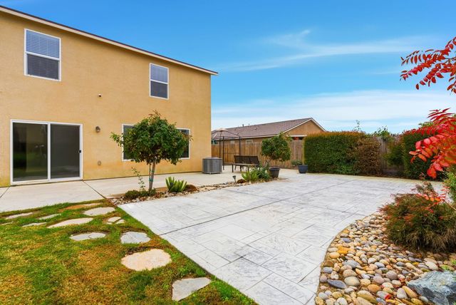 3317 N Clay Street, Visalia, CA 93291