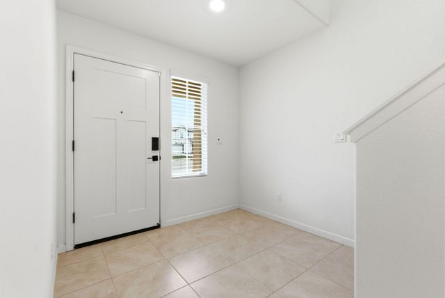 3317 N Clay Street, Visalia, CA 93291