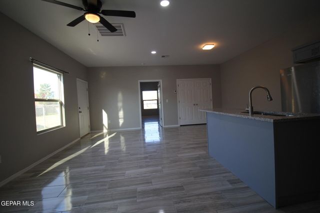 517 VAL VERDE Street B, El Paso, TX 79905