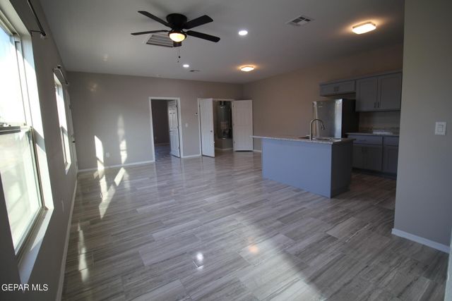 517 VAL VERDE Street B, El Paso, TX 79905