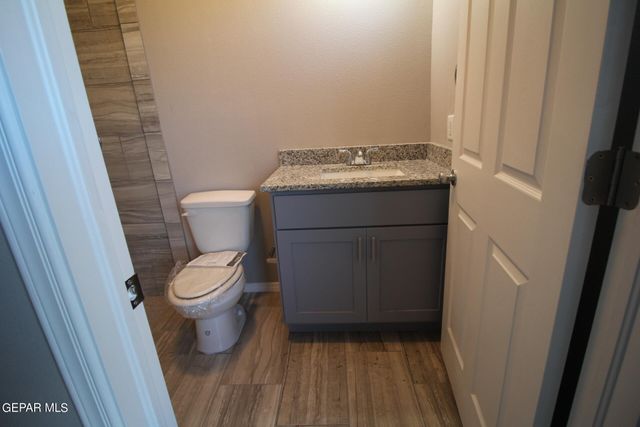 517 VAL VERDE Street B, El Paso, TX 79905