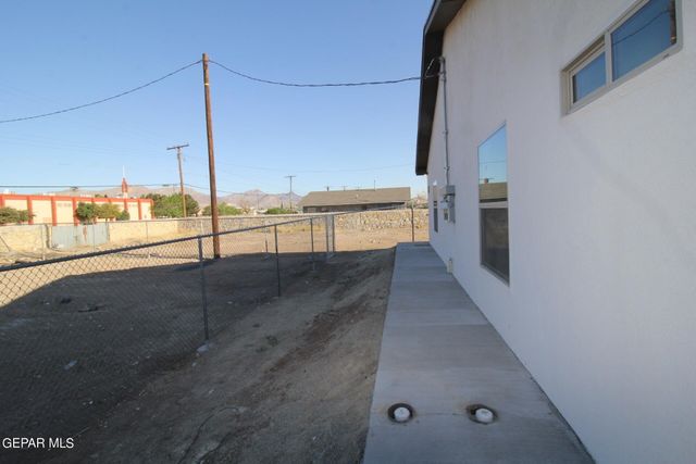 517 VAL VERDE Street B, El Paso, TX 79905