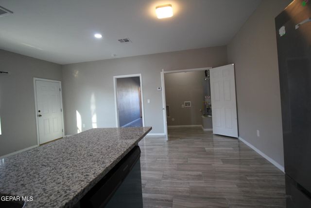 517 VAL VERDE Street B, El Paso, TX 79905