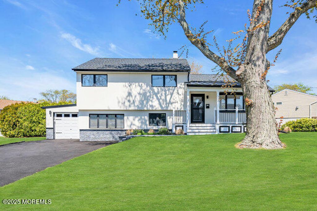 300 10th Avenue, Spring Lake Heights, NJ 07762