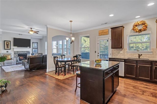 2722 Dayview Lane, Atlanta, GA 30331