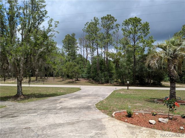 7030 E Oak Forest Street, Floral City, FL 34436
