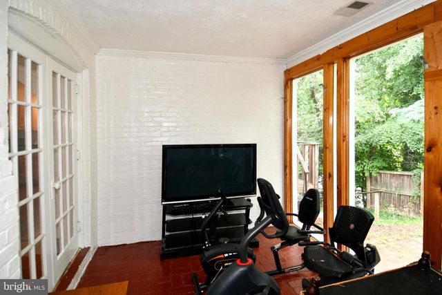 301 LOUREIRO LN, Oxon Hill, MD 20745