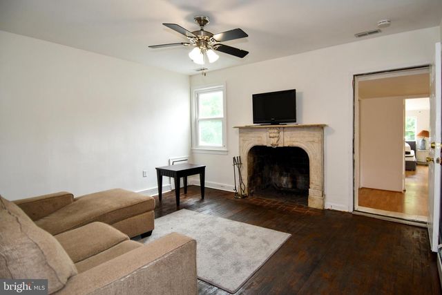 301 LOUREIRO LN, Oxon Hill, MD 20745