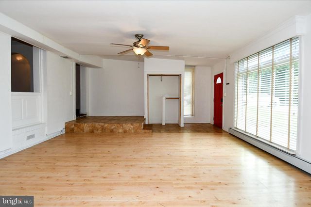 301 LOUREIRO LN, Oxon Hill, MD 20745