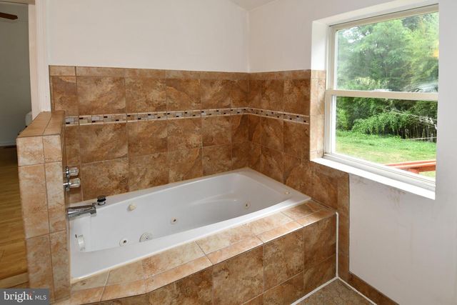 301 LOUREIRO LN, Oxon Hill, MD 20745