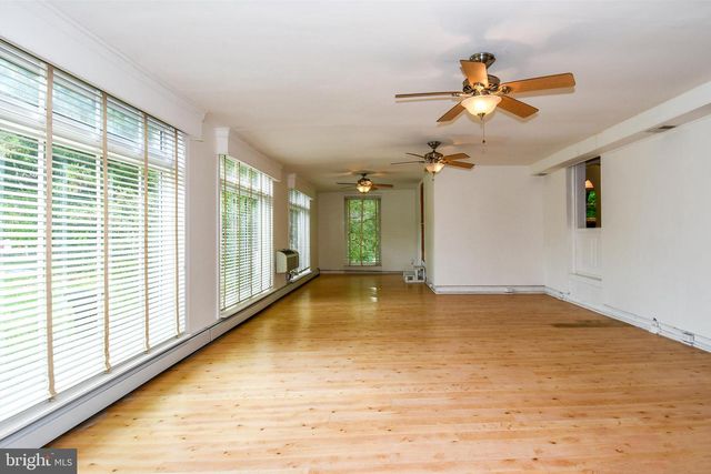 301 LOUREIRO LN, Oxon Hill, MD 20745
