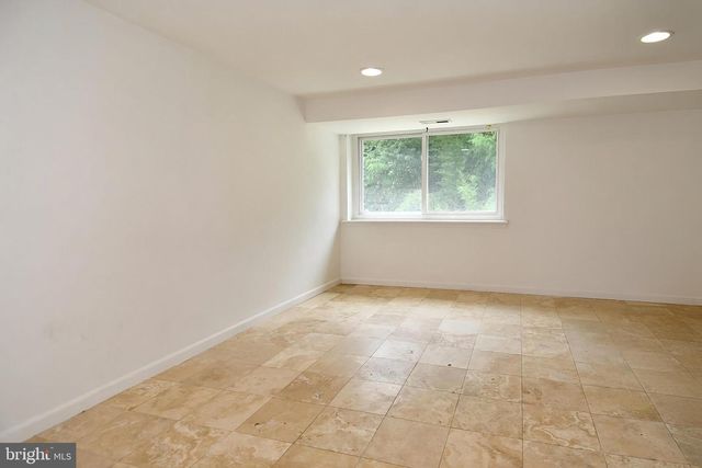 301 LOUREIRO LN, Oxon Hill, MD 20745