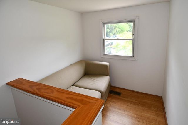 301 LOUREIRO LN, Oxon Hill, MD 20745
