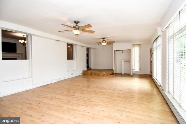 301 LOUREIRO LN, Oxon Hill, MD 20745
