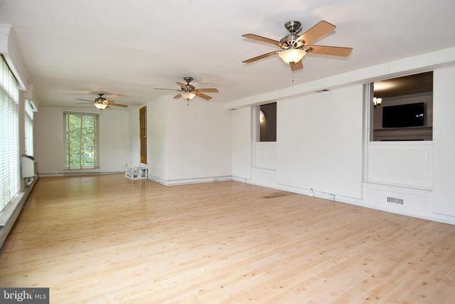301 LOUREIRO LN, Oxon Hill, MD 20745