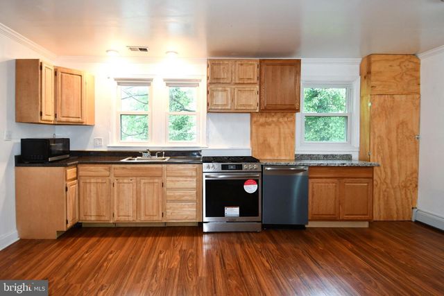 301 LOUREIRO LN, Oxon Hill, MD 20745