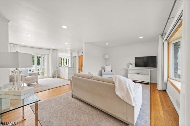 99 Normandy Rd, Clifton City, NJ 07013