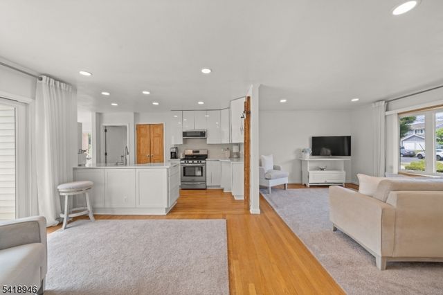 99 Normandy Rd, Clifton City, NJ 07013