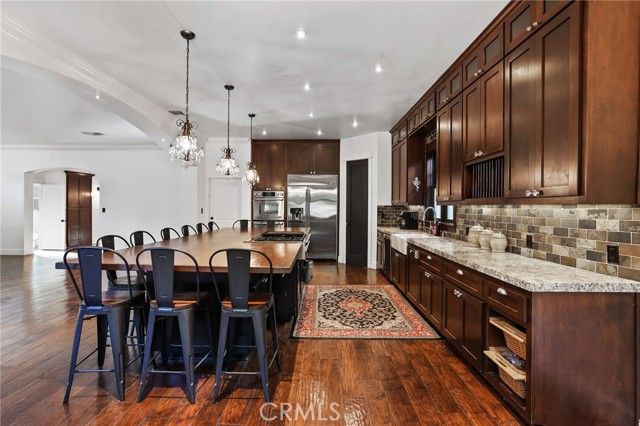 250 Santo Tomas, Costa Mesa, CA 92627