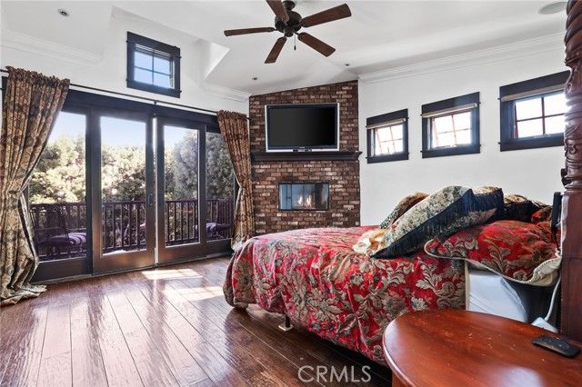 250 Santo Tomas, Costa Mesa, CA 92627