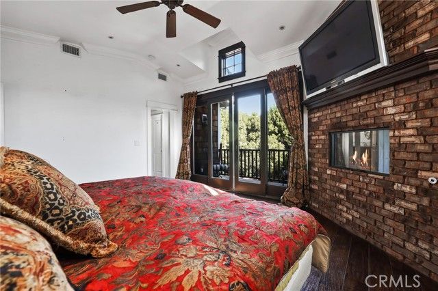 250 Santo Tomas, Costa Mesa, CA 92627