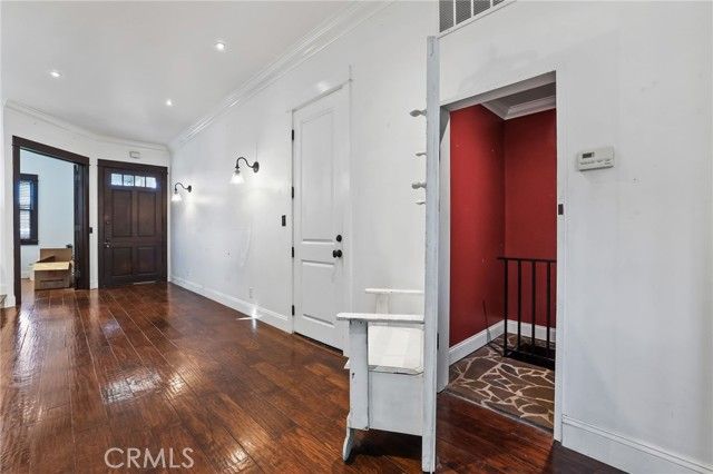 250 Santo Tomas, Costa Mesa, CA 92627