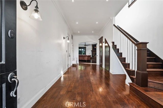 250 Santo Tomas, Costa Mesa, CA 92627