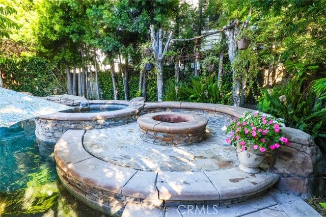 250 Santo Tomas, Costa Mesa, CA 92627