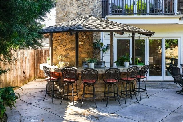 250 Santo Tomas, Costa Mesa, CA 92627