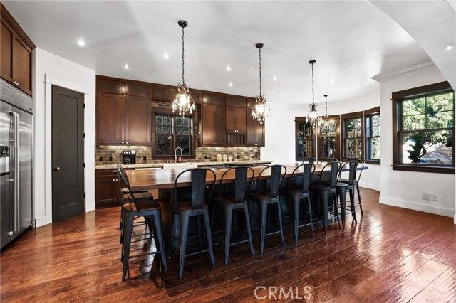 250 Santo Tomas, Costa Mesa, CA 92627