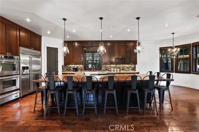 250 Santo Tomas, Costa Mesa, CA 92627