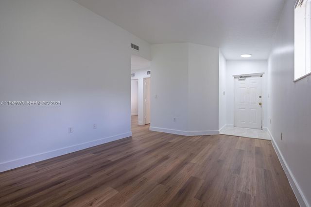 990 NE 33rd Ter 201, Homestead, FL 33033