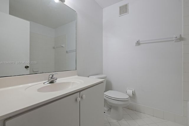 990 NE 33rd Ter 201, Homestead, FL 33033